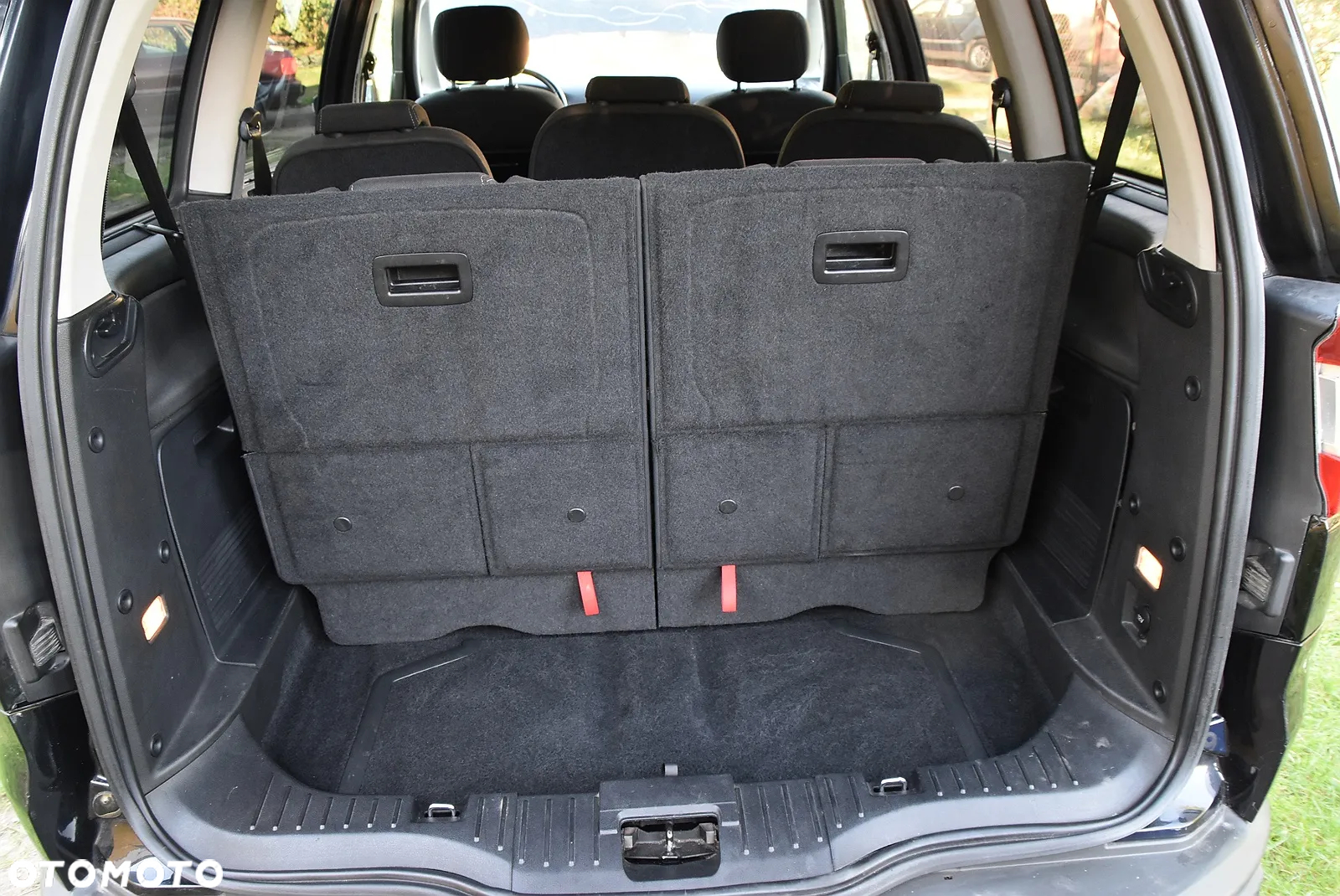 Ford Galaxy - 13