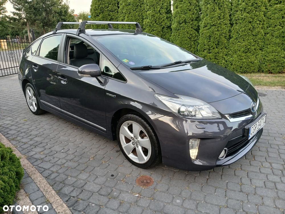 Toyota Prius (Hybrid) Executive - 8