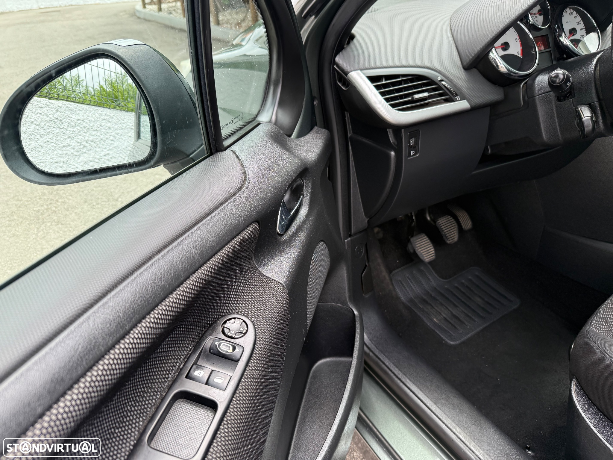 Peugeot 207 SW 110 HDi FAP (Blue Lion) Premium - 12