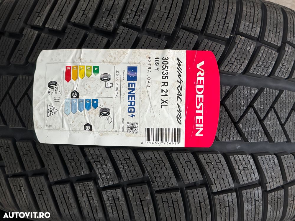 Vând 2 anvelope 305/35/21 vredestein de iarnă noi - 2