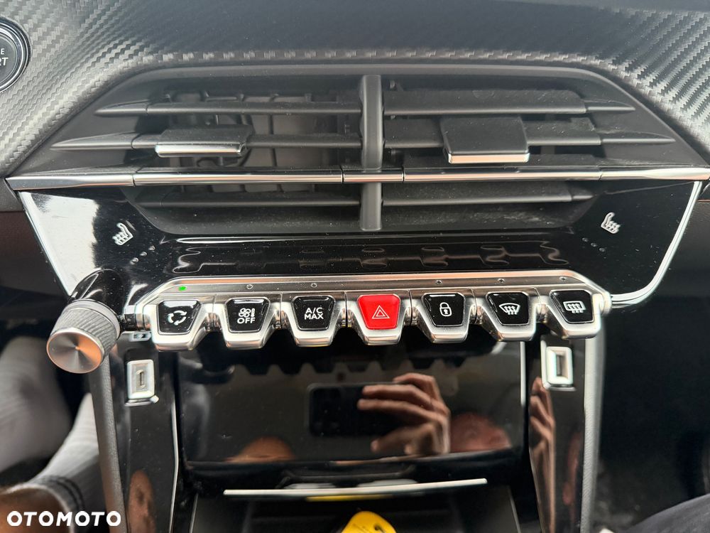 Peugeot 2008 1.2 Pure Tech GPF Allure S&S - 20