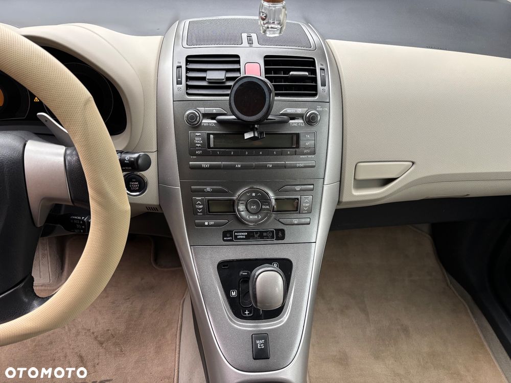 Toyota Auris 1.6 VVT-i Premium MM - 26