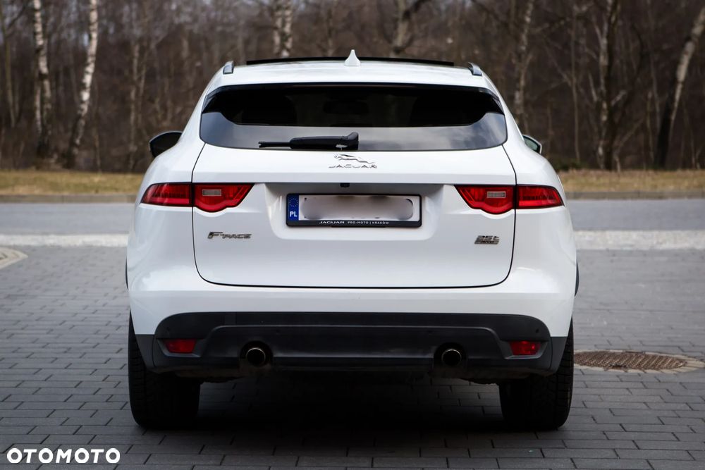 Jaguar F-Pace 25t AWD Prestige - 7