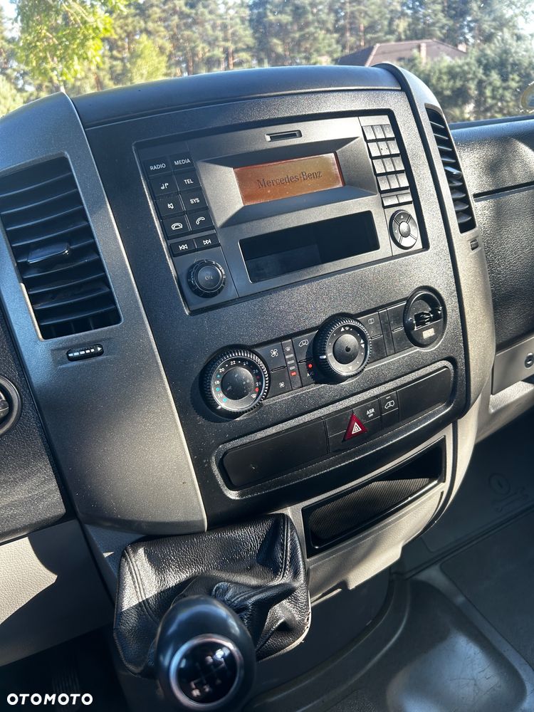 Mercedes-Benz Sprinter - 21