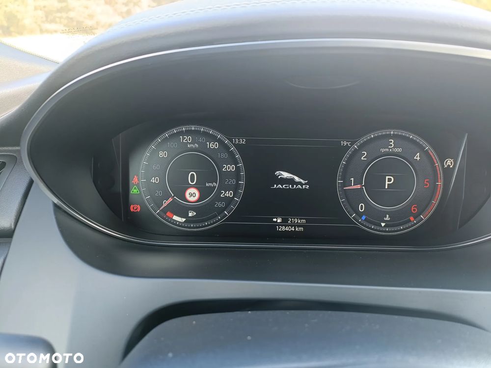 Jaguar E-Pace - 30