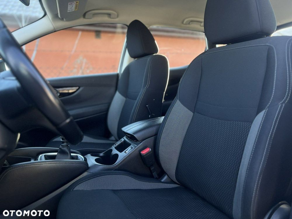 Nissan Qashqai 1.3 DIG-T N-Connecta EU6d - 16