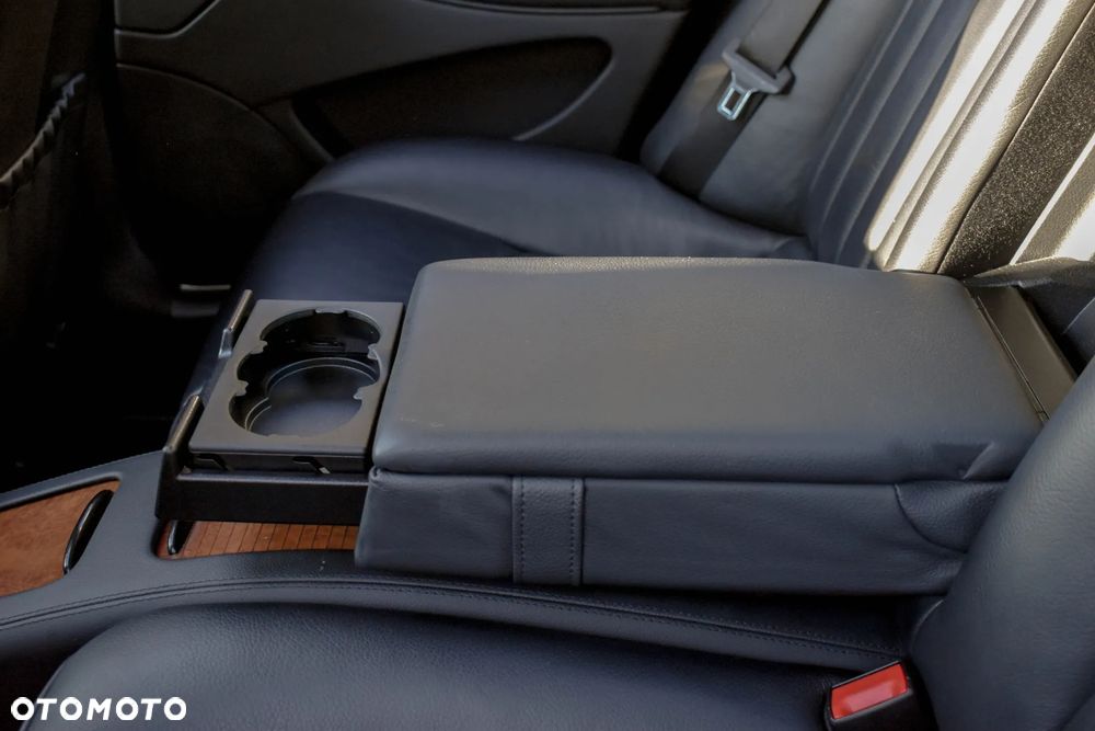 Mercedes-Benz CLS 350 CGI 7G-TRONIC - 29