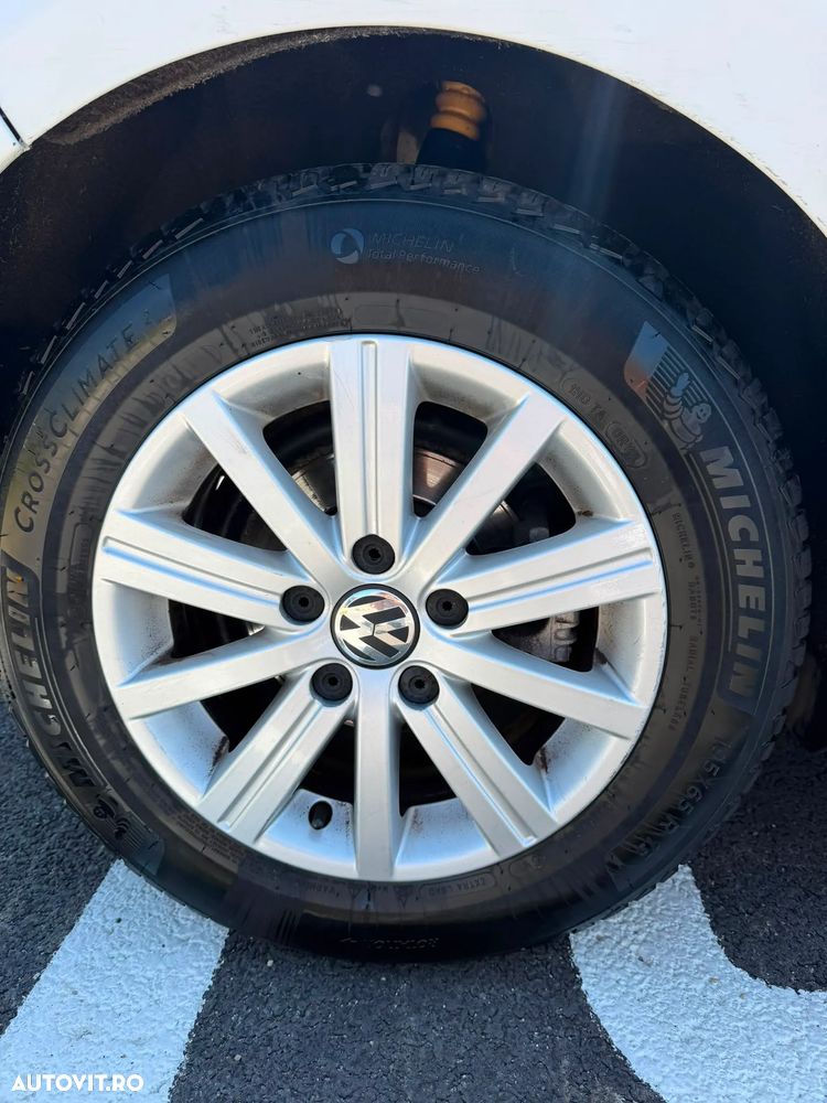 Volkswagen Golf 1.6 TDI DPF Comfortline - 12