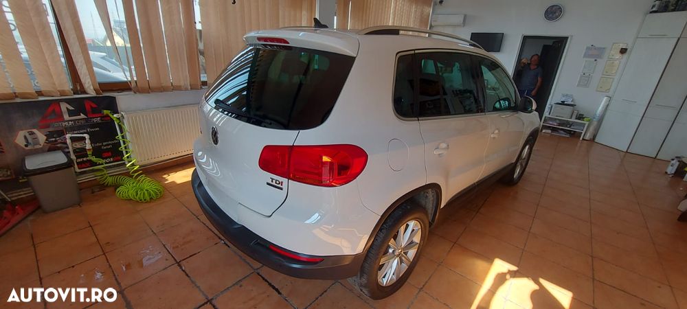 Volkswagen Tiguan - 2