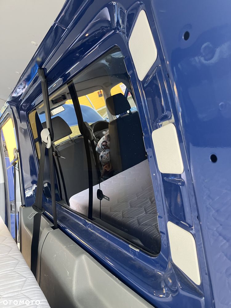 Volkswagen Transporter L2H1 - 24