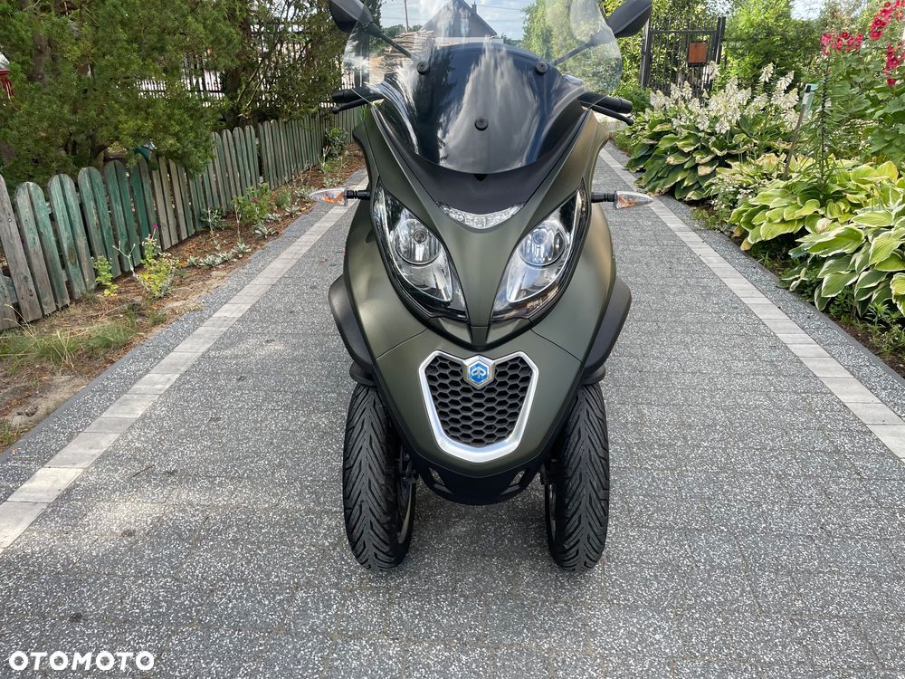 Piaggio MP-3 - 25