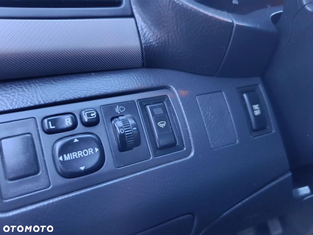 Toyota Avensis 2.0 D-4D Sol - 18