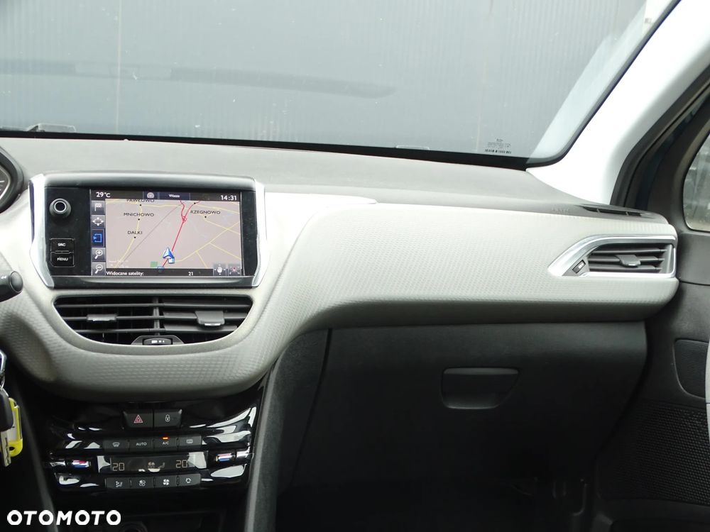 Peugeot 2008 1.2 Pure Tech GPF Allure S&S - 19
