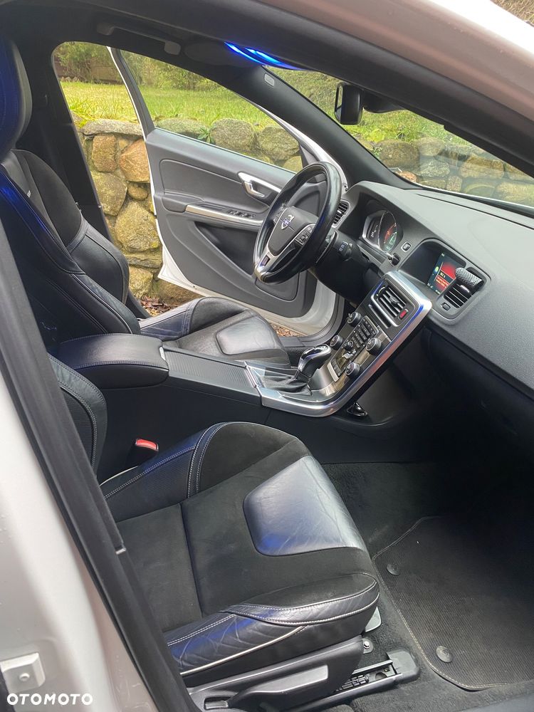 Volvo V60 D4 Geartronic Momentum - 22