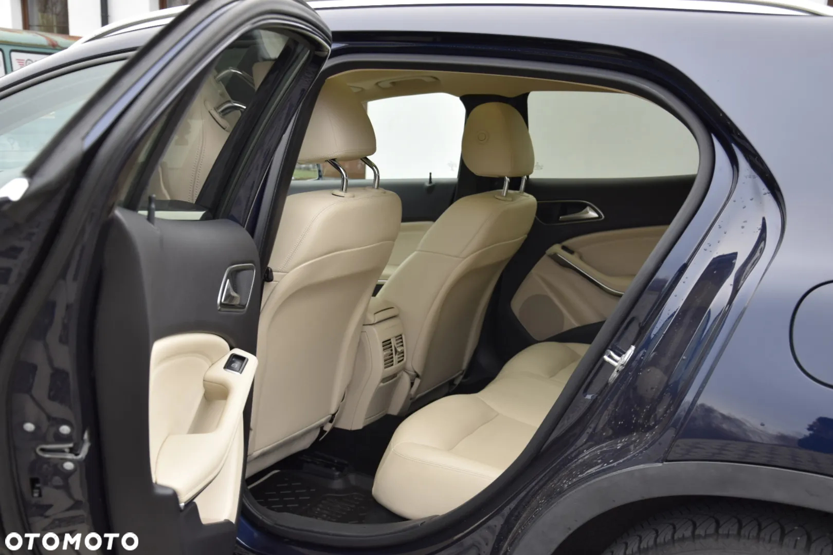 Mercedes-Benz GLA 250 4-Matic - 9