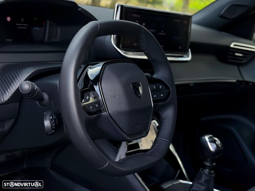 Peugeot 2008 1.2 PureTech Allure - 20