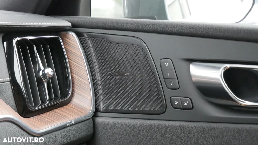 Volvo XC 60 B4 D AWD Geartronic Inscription - 34