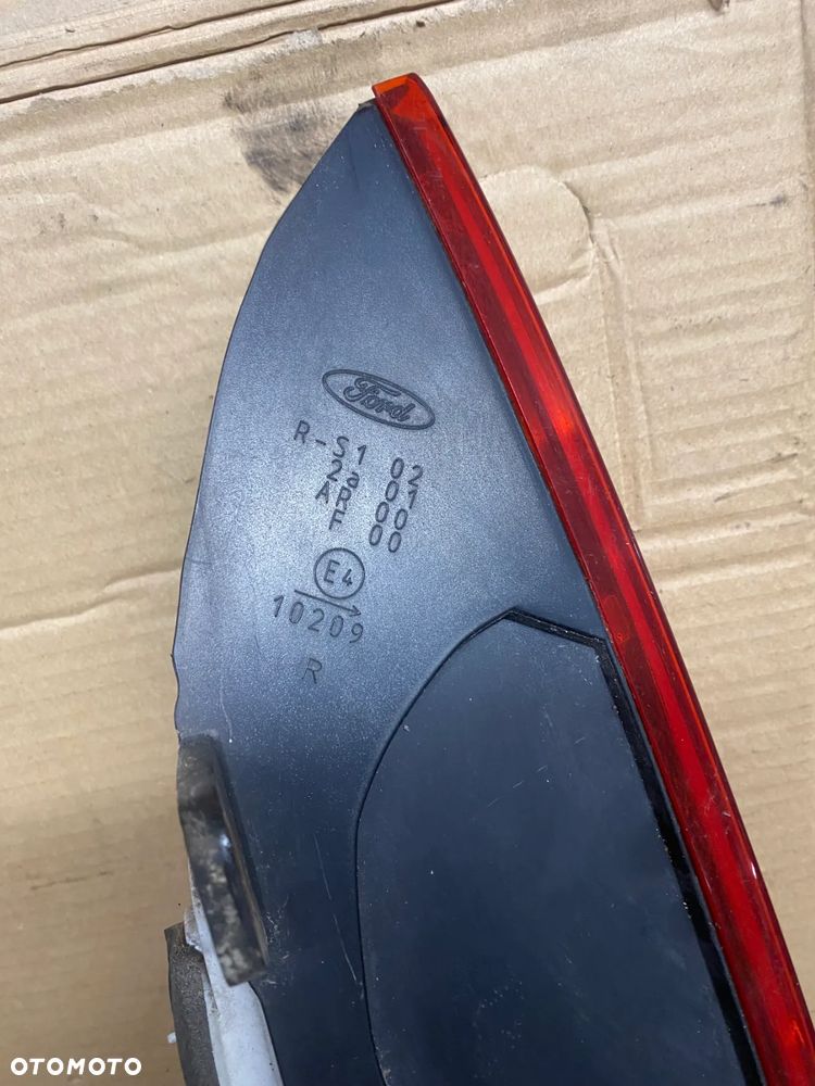 LAMPA TYLNA PRAWA FORD FOCUS MK2 10209 4M5113N004C - 6