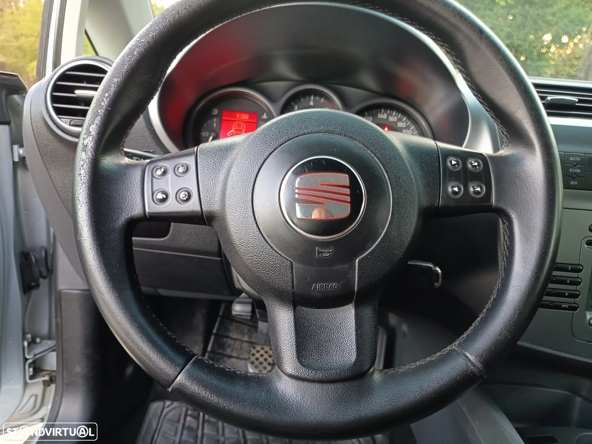 SEAT Leon 1.9 TDI DPF Comfort Limited - 9