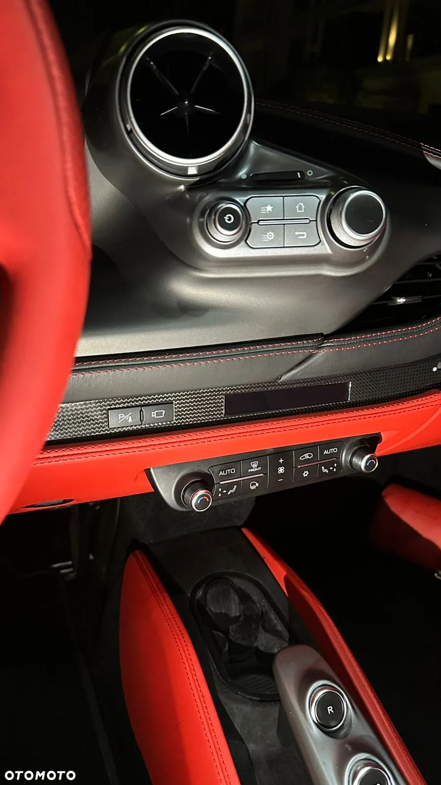 Ferrari F8 Tributo - 9