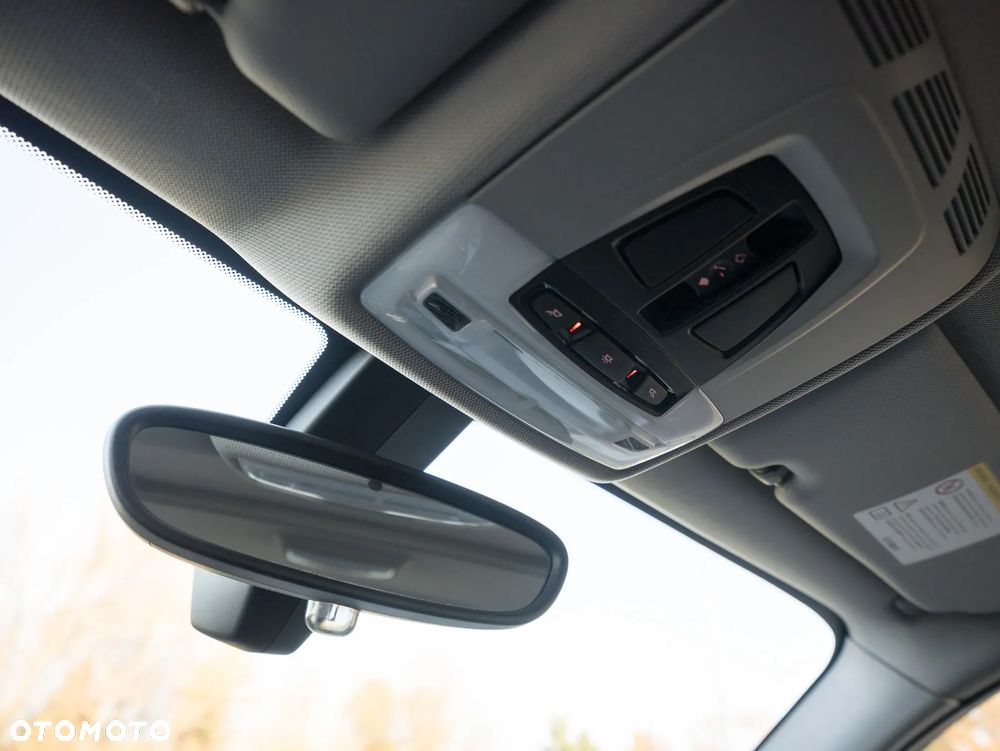 BMW Seria 1 120d Sport Line - 38