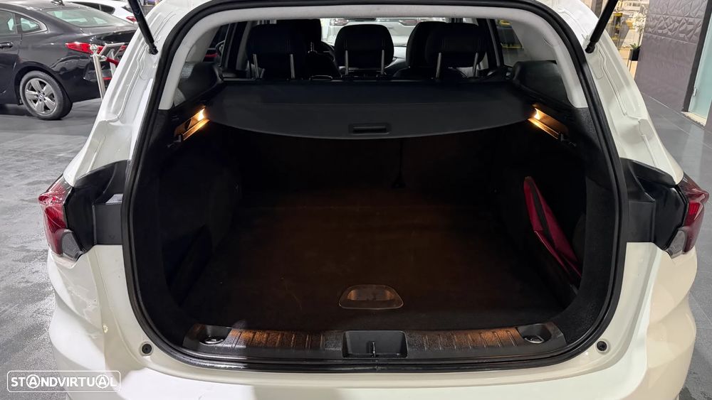 Fiat Tipo Station Wagon Cross 1.0 GSE T3 Cross - 4