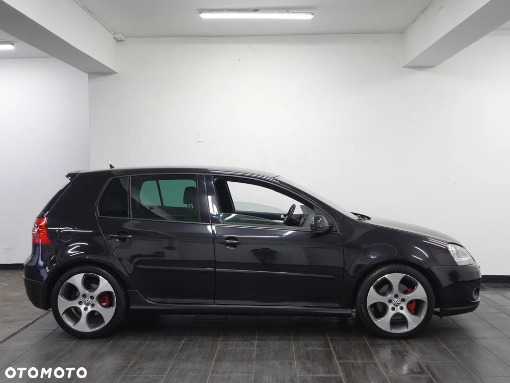 Volkswagen Golf - 10