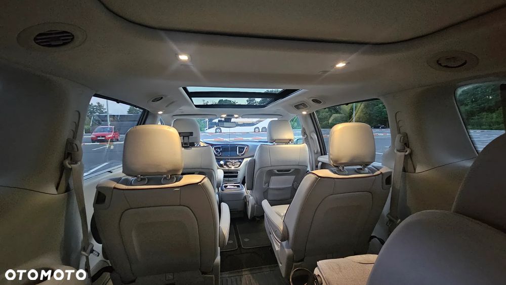 Chrysler Pacifica - 13
