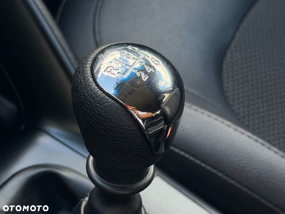 Hyundai ix35 1.7 CRDi 2WD Fifa World Cup Edition - 30