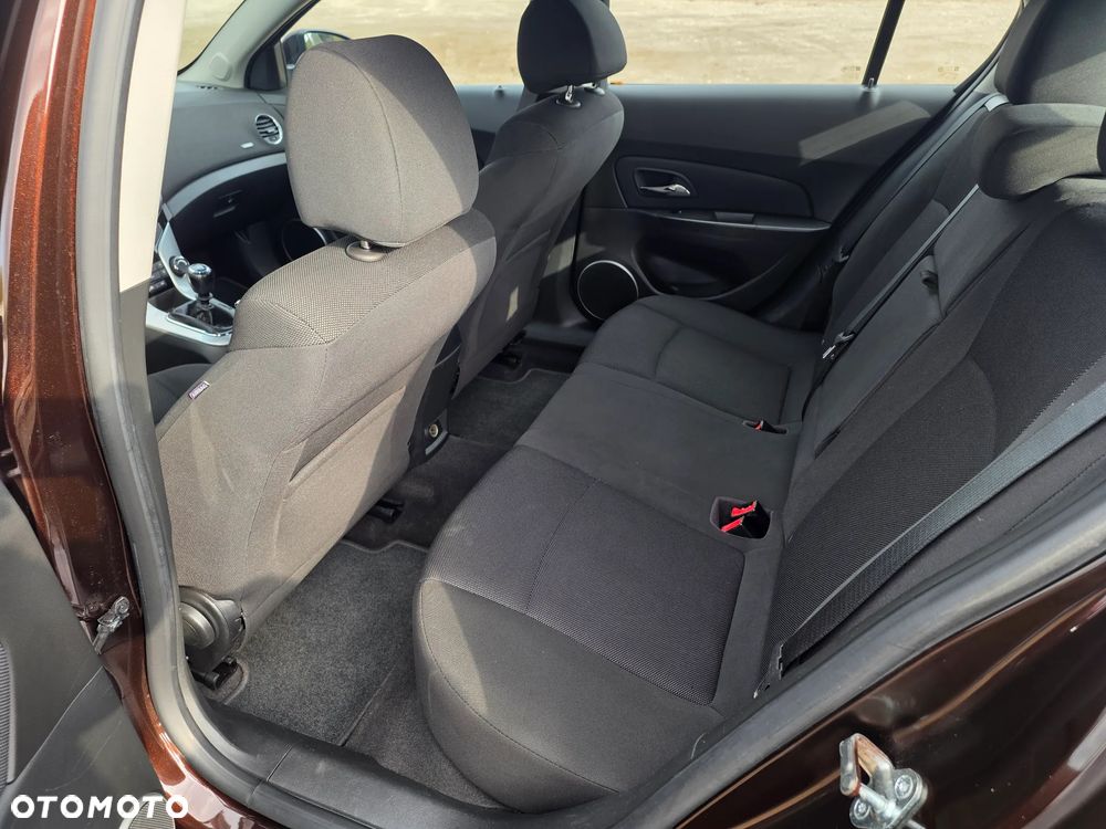 Chevrolet Cruze - 18