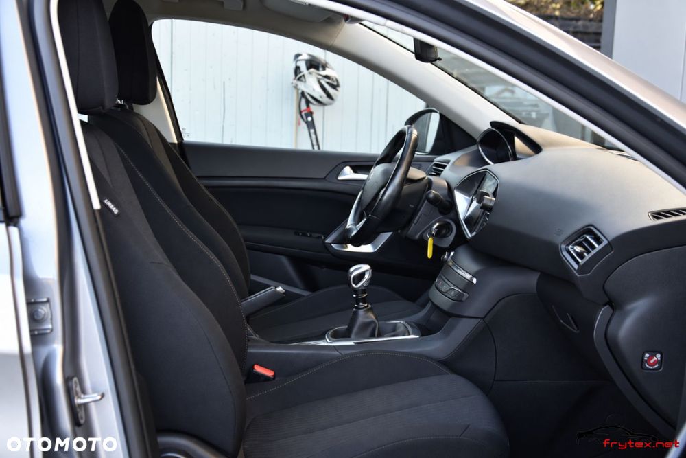 Peugeot 308 - 23
