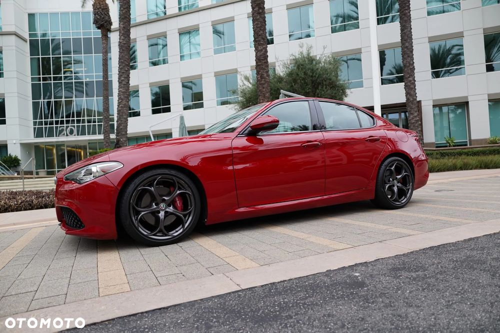 Alfa Romeo Giulia 2.0 Turbo 16V AT8-Q4 Ti - 2