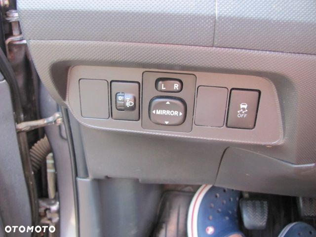 Toyota Auris 2.0 D-4D Prestige - 28