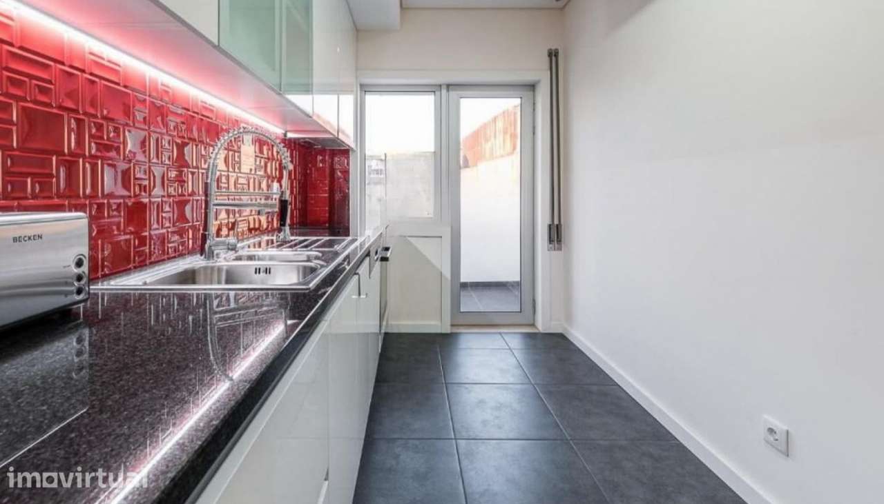 Apartamento T2+1 com varandas para venda no Bonfim no Porto - Grande imagem: 5/16