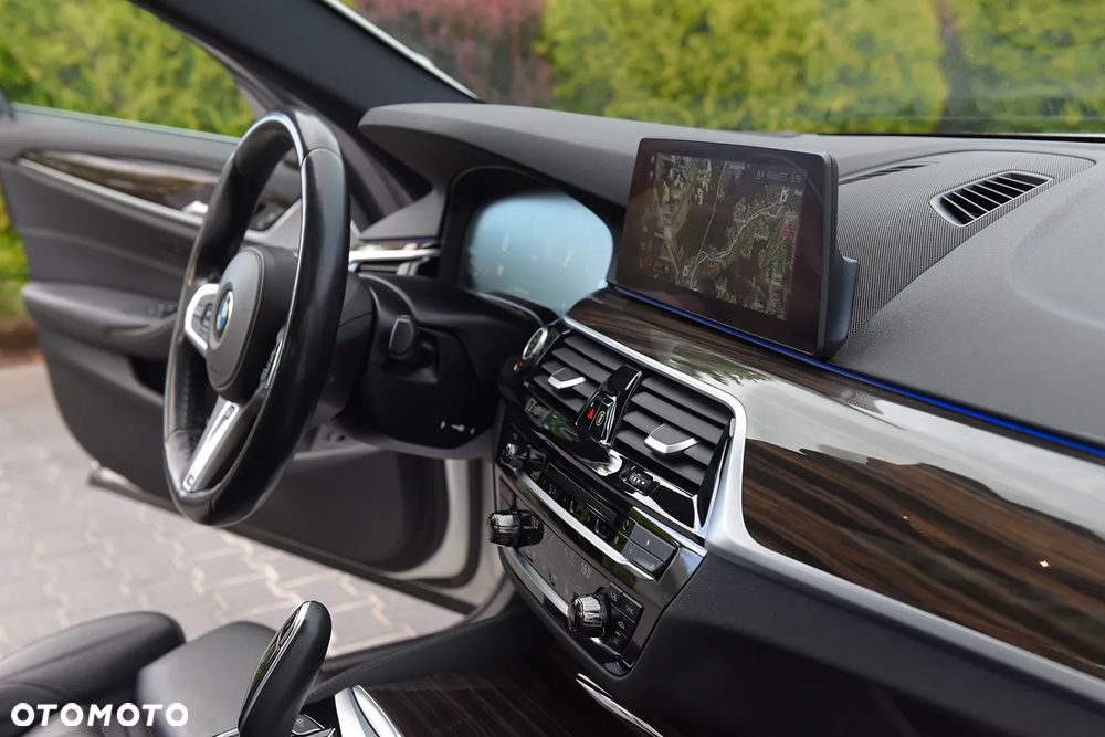 BMW Seria 5 530i xDrive M Sport sport - 32