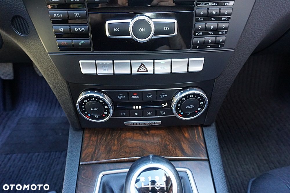 Mercedes-Benz Klasa C 180 BlueEFFICIENCY Elegance - 25