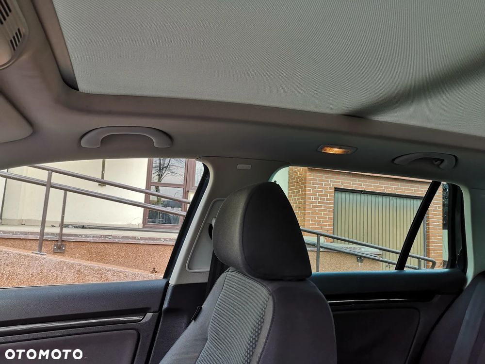 Volkswagen Golf 1.6 TDI DPF Highline - 7