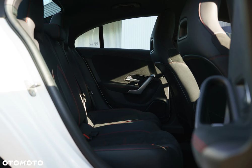 Mercedes-Benz CLA 200 AMG Line 7G-DCT - 7