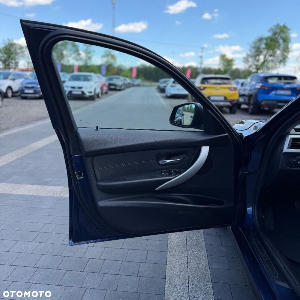 BMW Seria 3 - 12