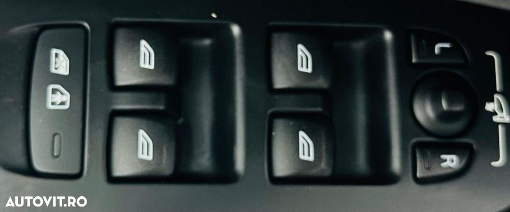 Volvo XC 60 D3 Momentum Pro - 12