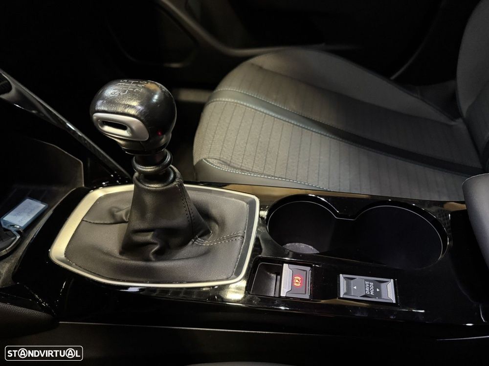 Peugeot 2008 1.2 PureTech Allure - 23