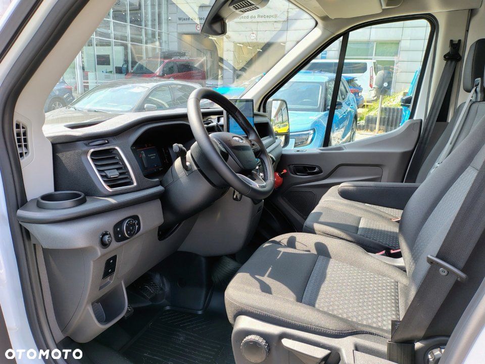 Ford Nowy Transit - 13