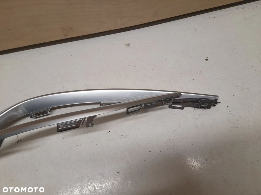 AUDI Q8 SQ8 KRATKA LEWA LISTWA ZDERZAKA TYŁ 4M8807513 - 5