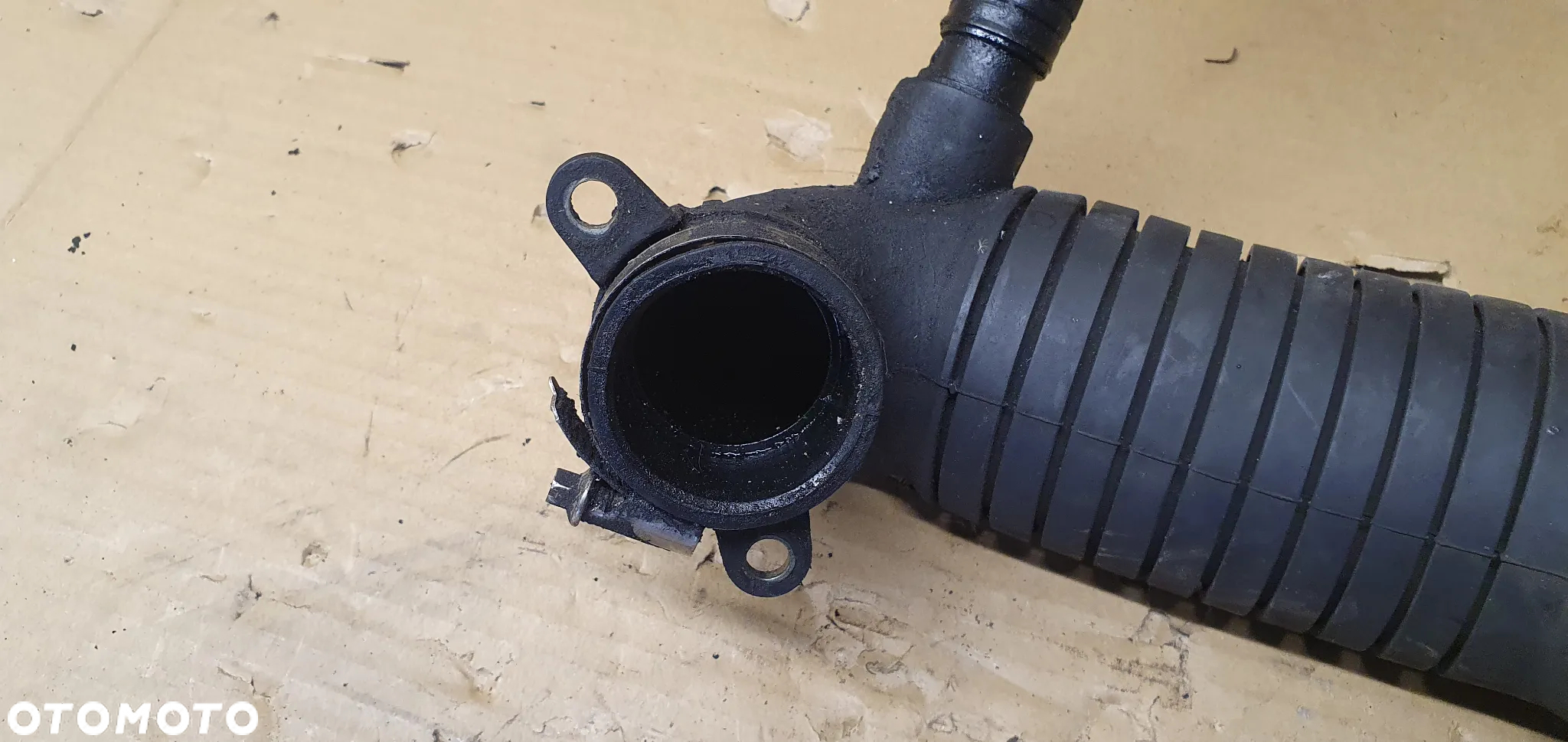 Rura dolot przewód powietrza VW Passat B5 FL 1.9 TDI 8D0129615J - 4