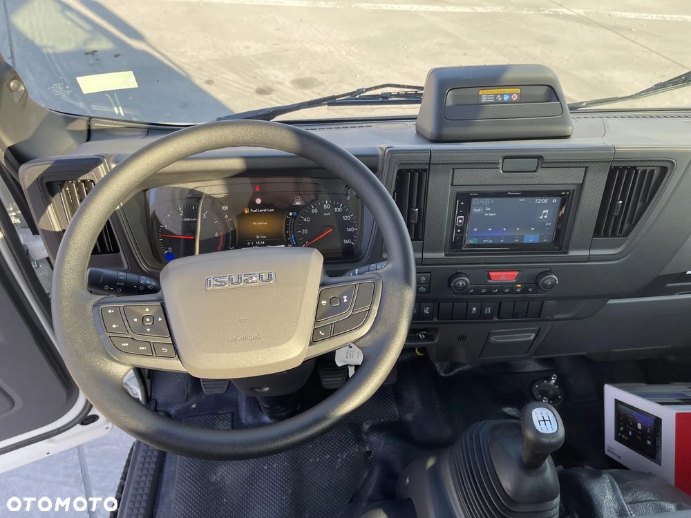 Isuzu M27 nowa generacja - 13