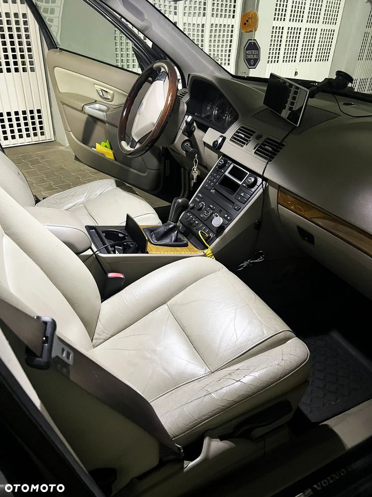 Volvo XC 90 2.4 D5 Momentum - 8
