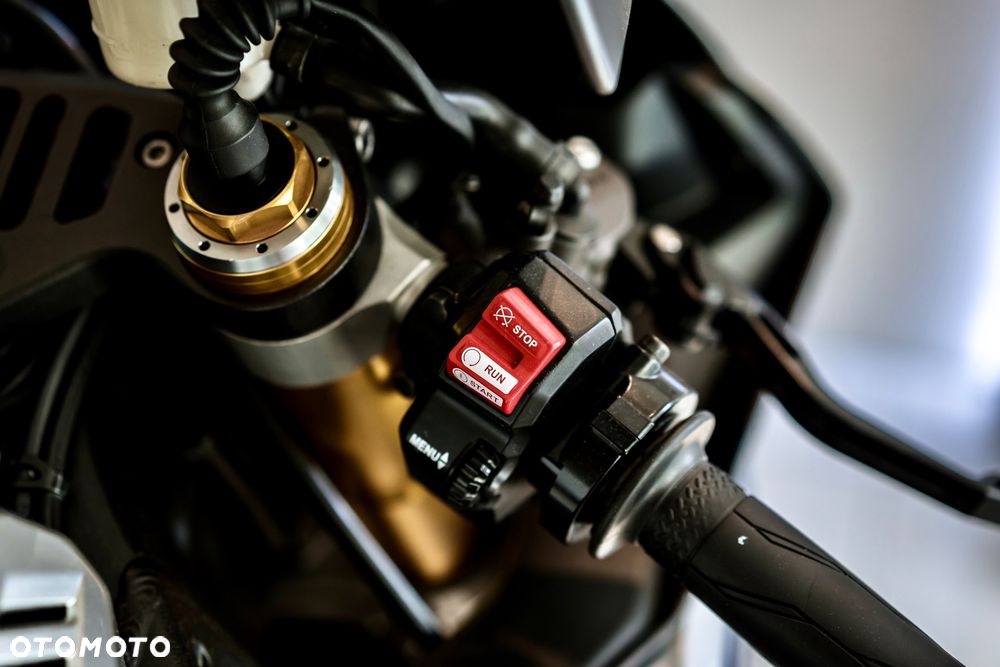 Yamaha R1 - 7