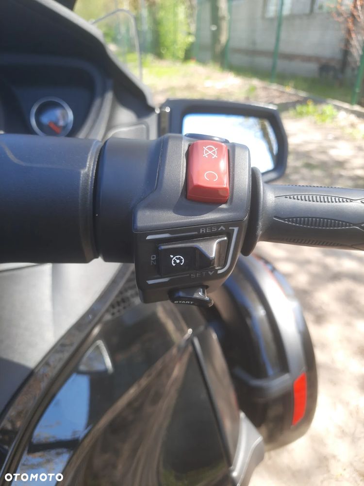 Can-Am Spyder - 11
