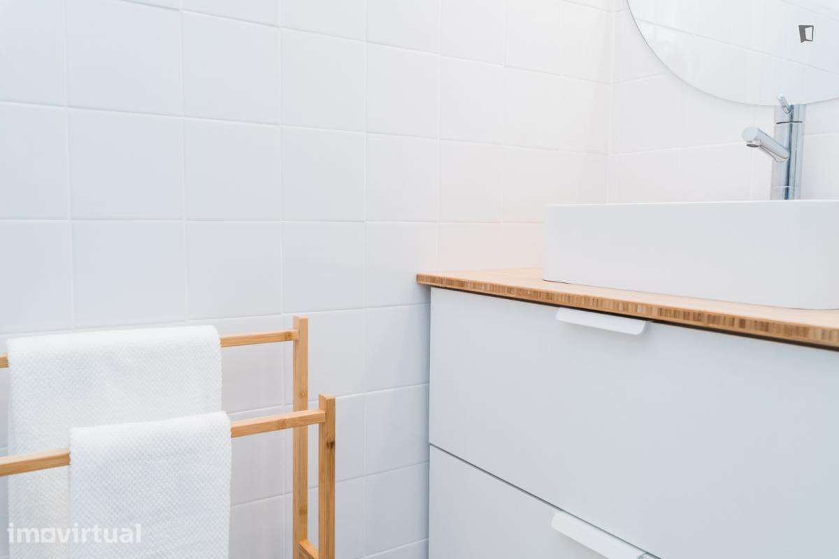Quarto - localizado em Cedofeita Porto - Grande imagem: 4/37