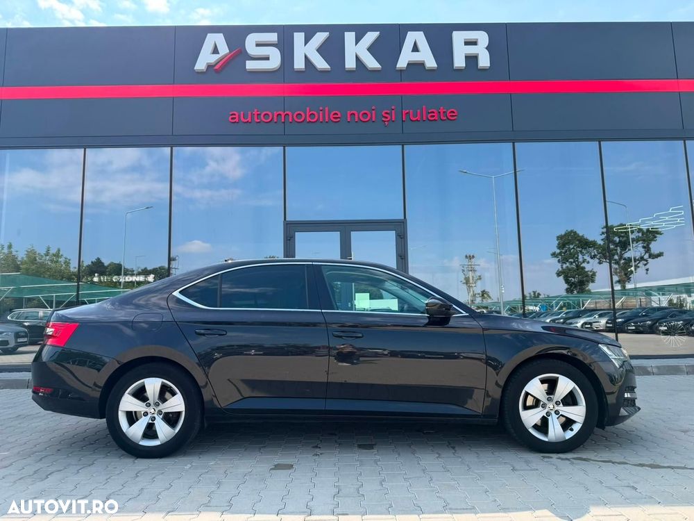 Skoda Superb 2.0 TDI DSG Style - 11